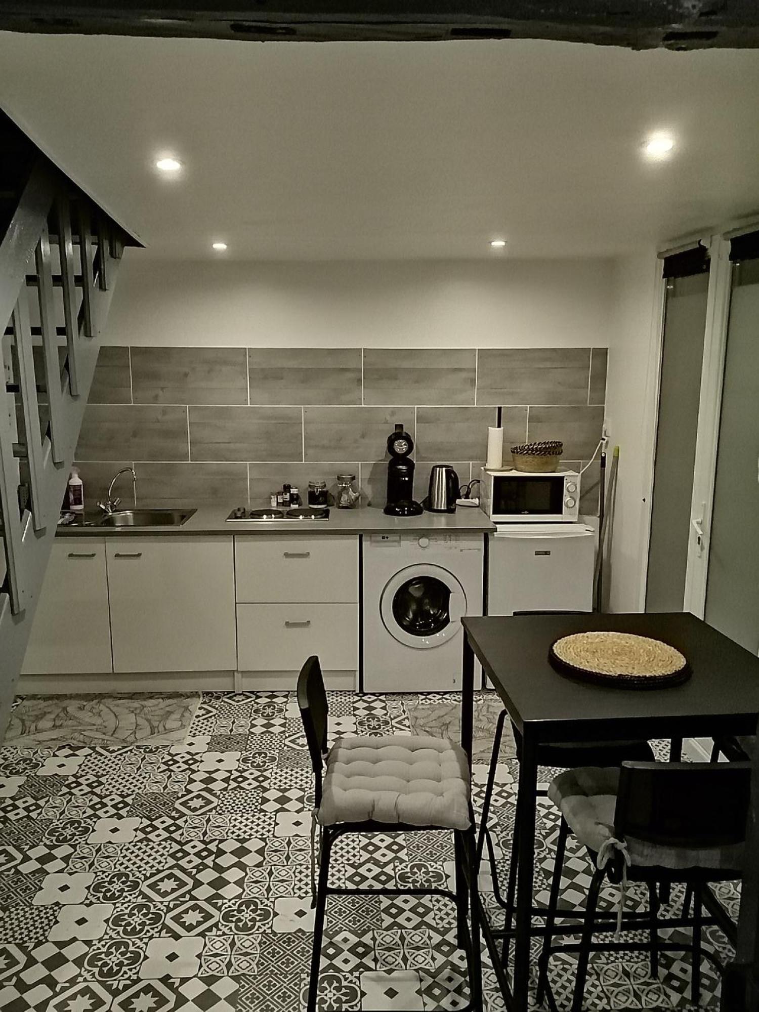 Maison Diana A 400 Metres A Pieds De L'Aeroport Tillé エクステリア 写真