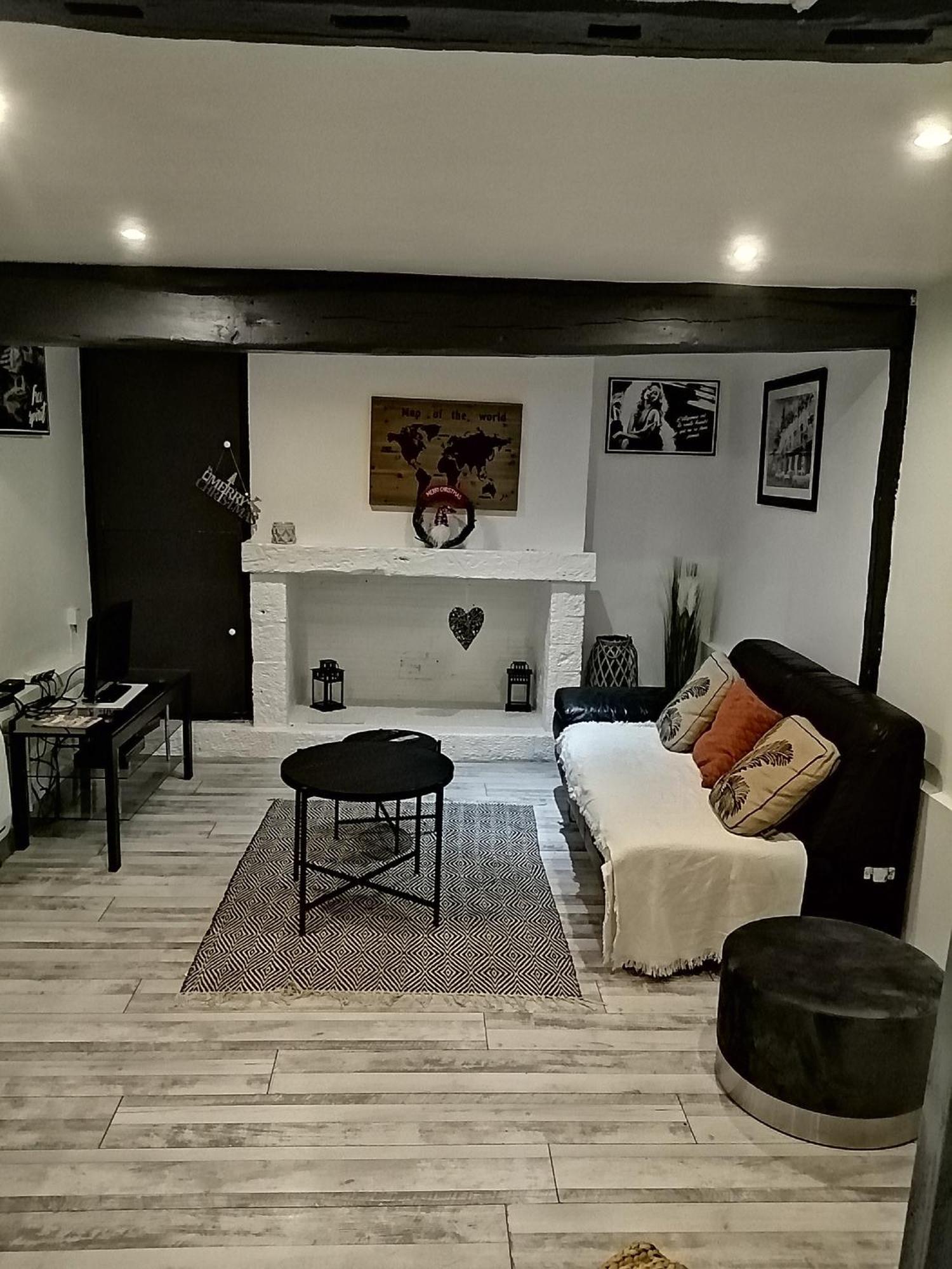Maison Diana A 400 Metres A Pieds De L'Aeroport Tillé エクステリア 写真